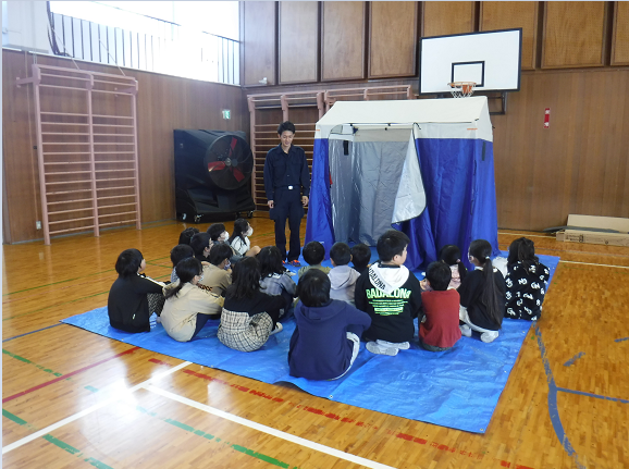パーソナルテント&簡易トイレ体験の様子