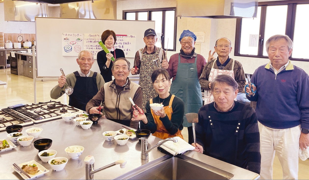 Happy茶ロン「はさみとレンチン！パパっと男めし」の様子